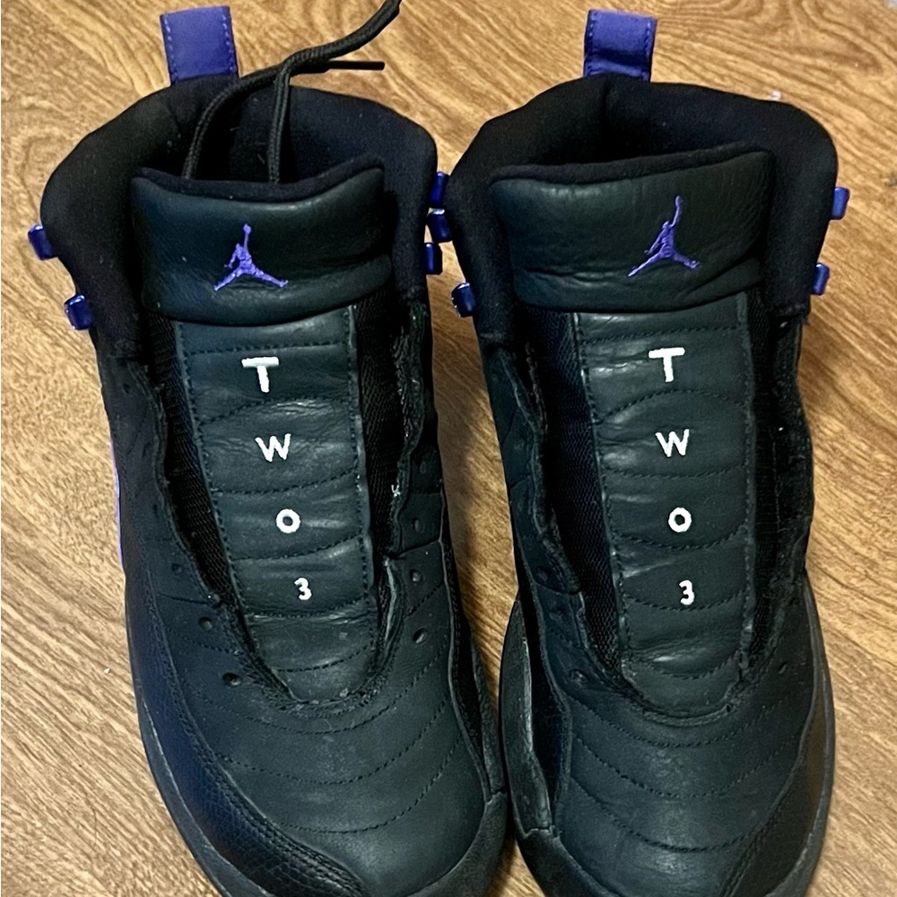 Kids Jordan 12, size 6.5Y